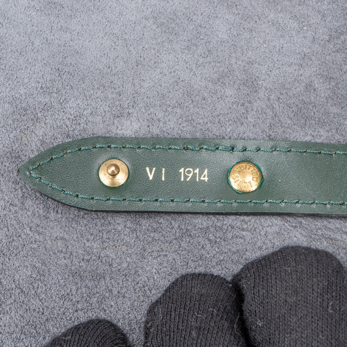 Louis Vuitton Green Taiga Leather Helanga Clip Travel Bag