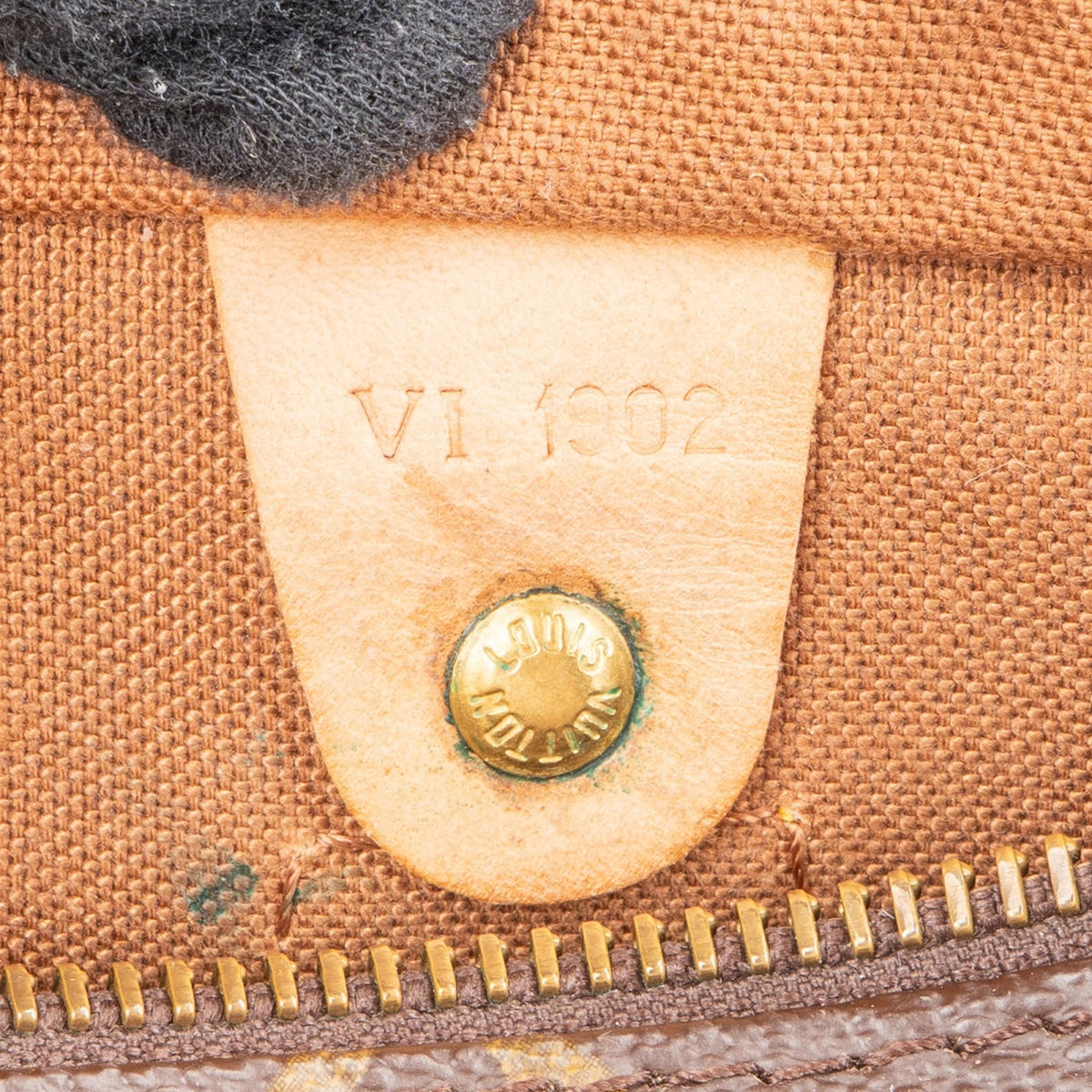 Louis Vuitton Monogram Canvas Speedy 25 Handbag