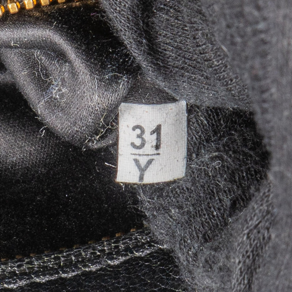 Miu Miu Biker Tote aus gestepptem Denim – Ansicht 10