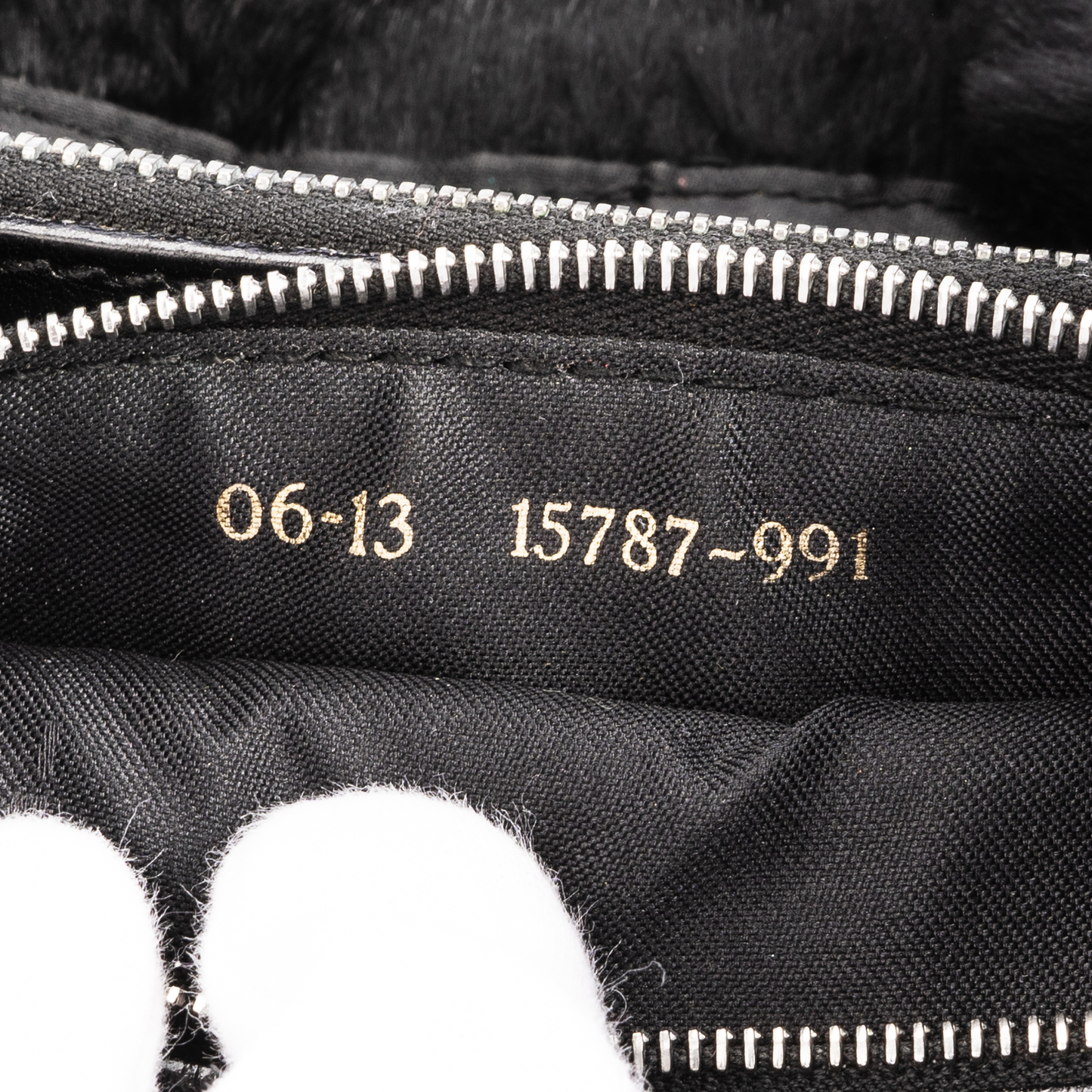 Fendi FF Schwarze Pelzhandtasche