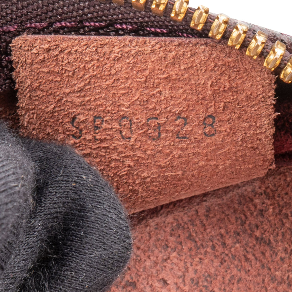 Louis Vuitton Taiga Leather Kendall 45 Travel Bag