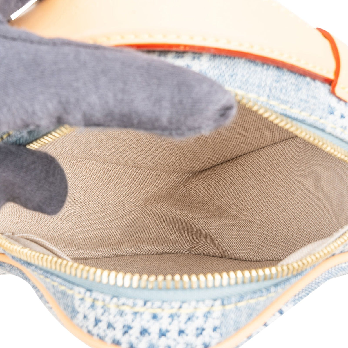 Louis Vuitton Messenger Chess aus Monogram Denim Jacquard – Ansicht 10