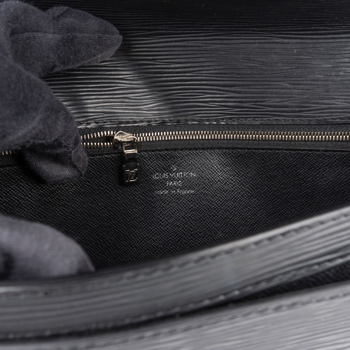 Louis Vuitton Pochette Dragonne Epi Schwarz, Bild 10 von 11