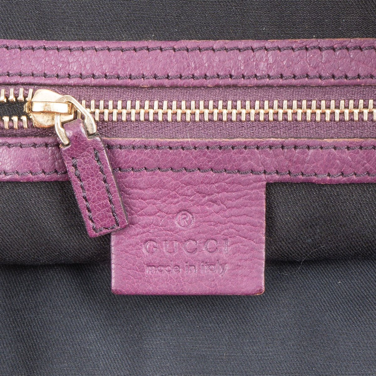 Gucci Interlocking G Britt Hobo aus genarbtem Leder – Ansicht 9