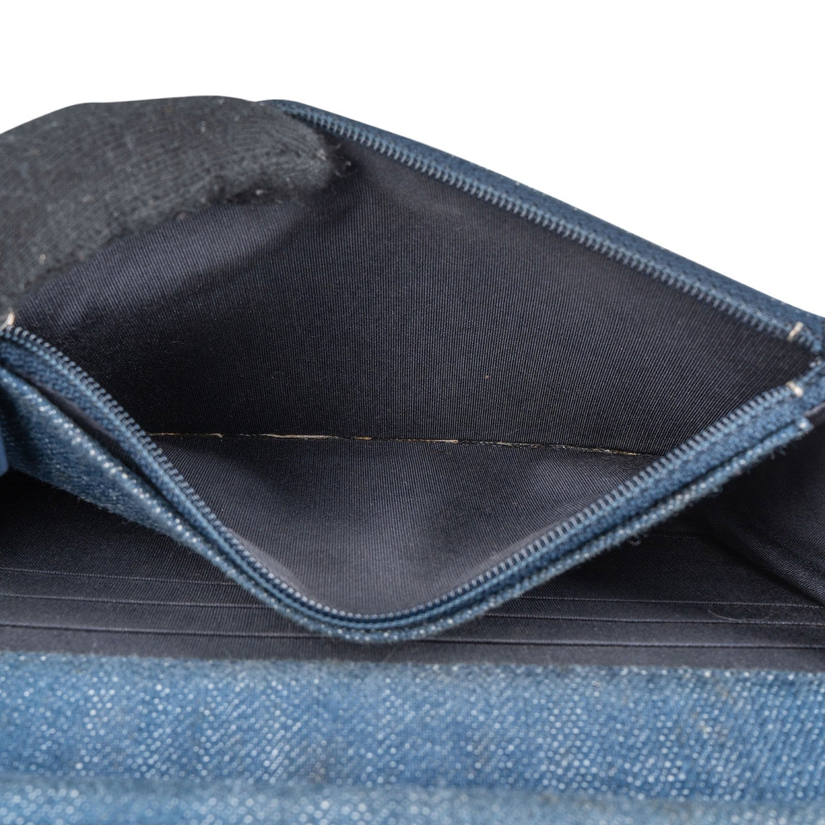 Chanel Graffiti Wallet on Chain aus Denim und Samt – Ansicht 13