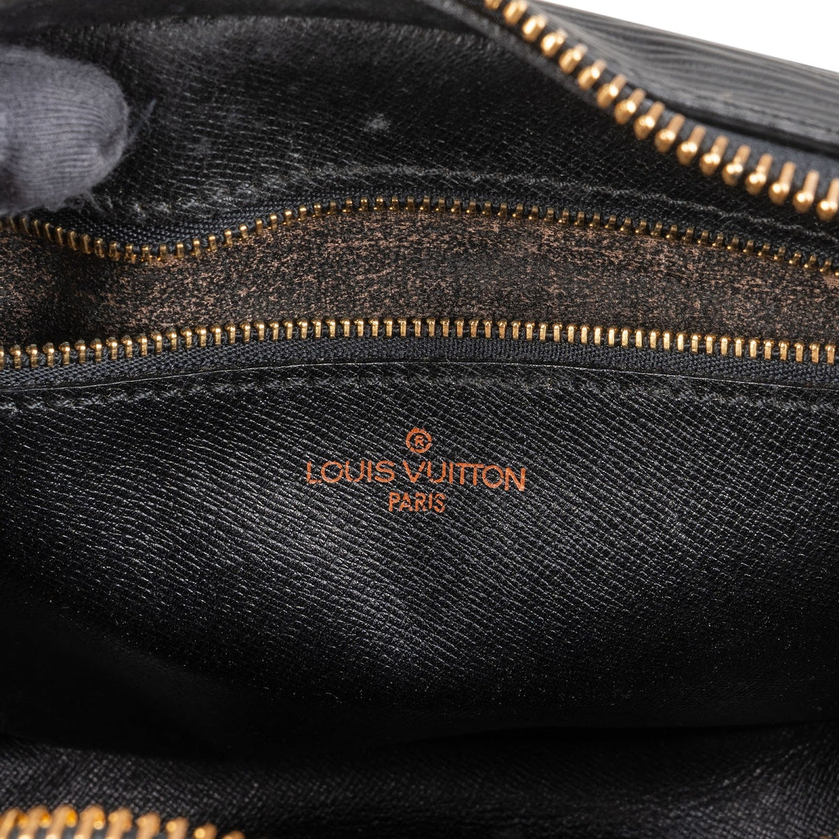 Louis Vuitton Noir Epi Jeune Fille MM Umhängetasche, Bild 10 von 11