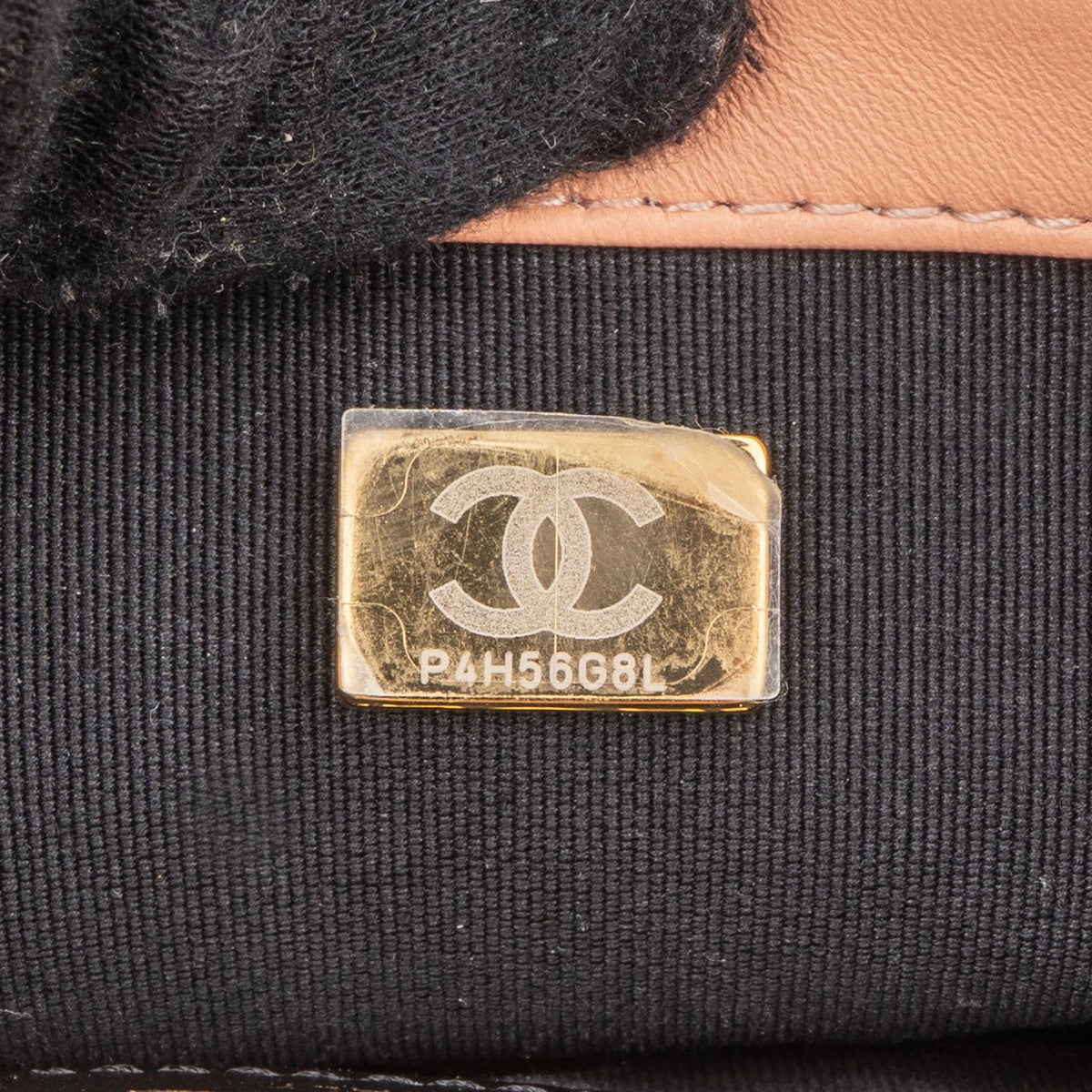 Chanel Mini Rectangular Single Flap aus Wildleder mit Ziernähten – Ansicht 14