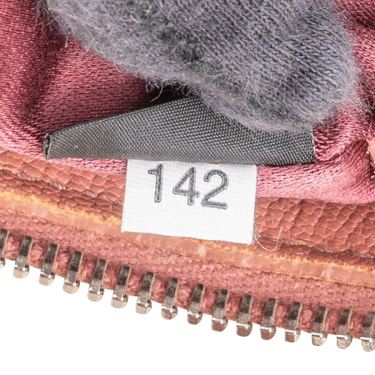 Miu Miu genarbtes Leder Double Zip Umhängetasche, Bild 11 von 11