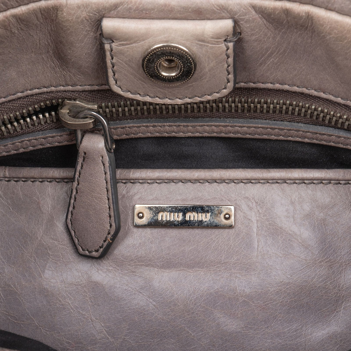 Miu Miu City aus Vitello-Lux-Leder – Ansicht 10