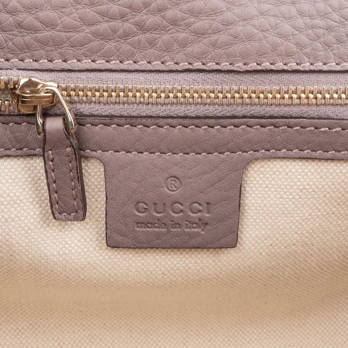 Gucci New Bamboo Top Handle aus fliederfarbenem genarbtem Leder – Ansicht 11