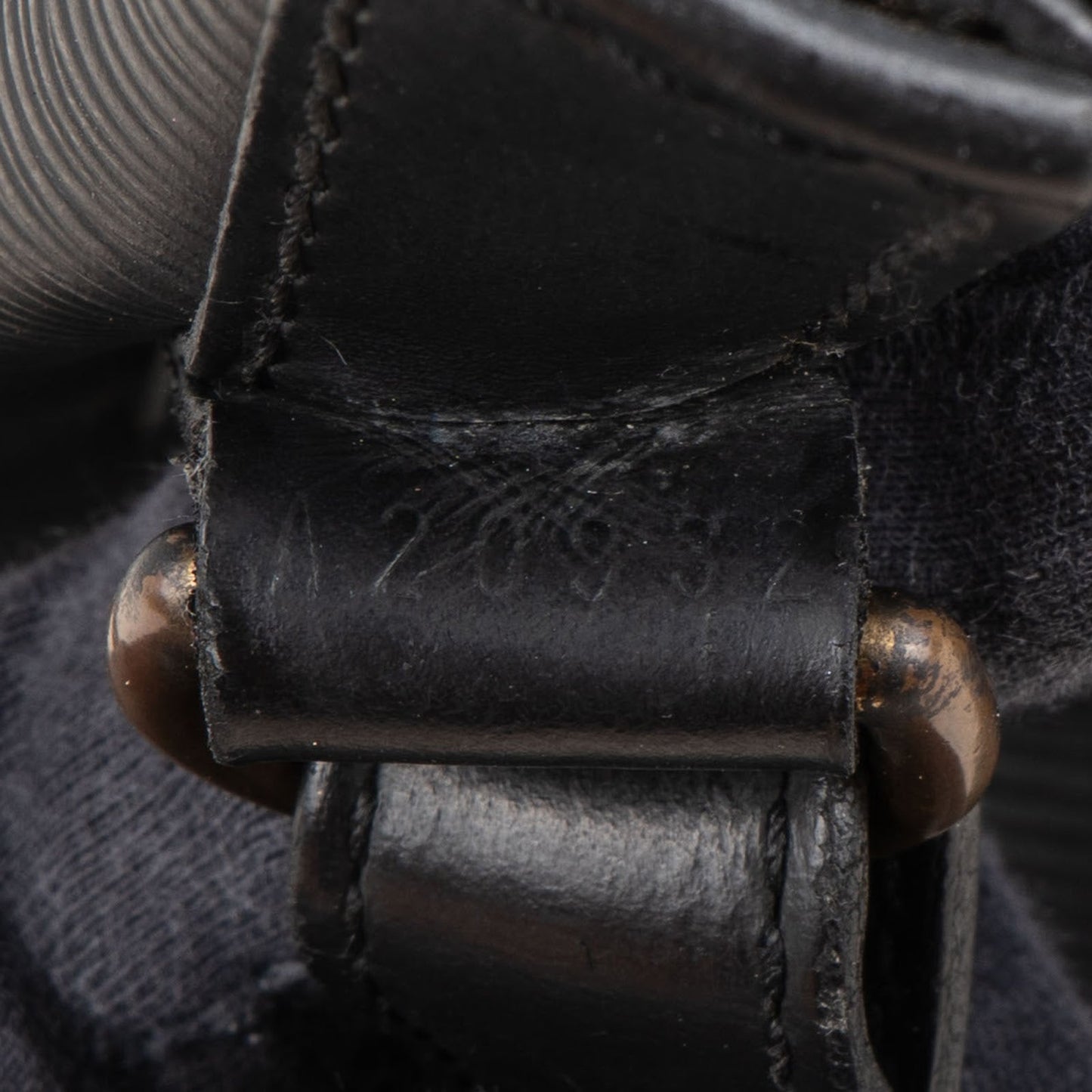 Louis Vuitton Noir Epi Leather Sac Noé Petit Shoulder Bag