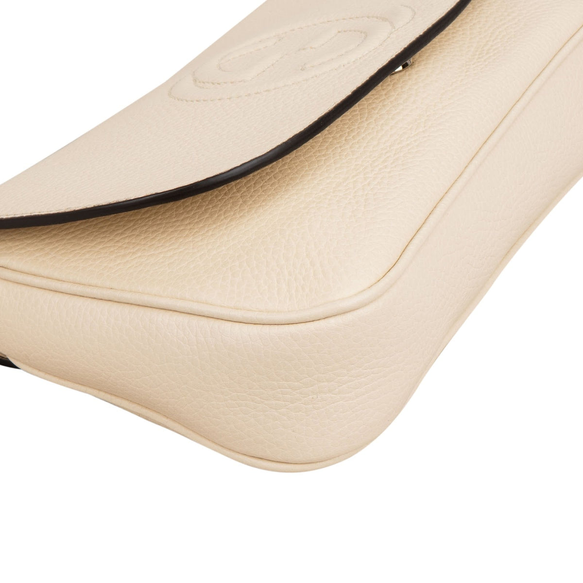 Gucci Grained Leather Soho Flap Crossbody Bag