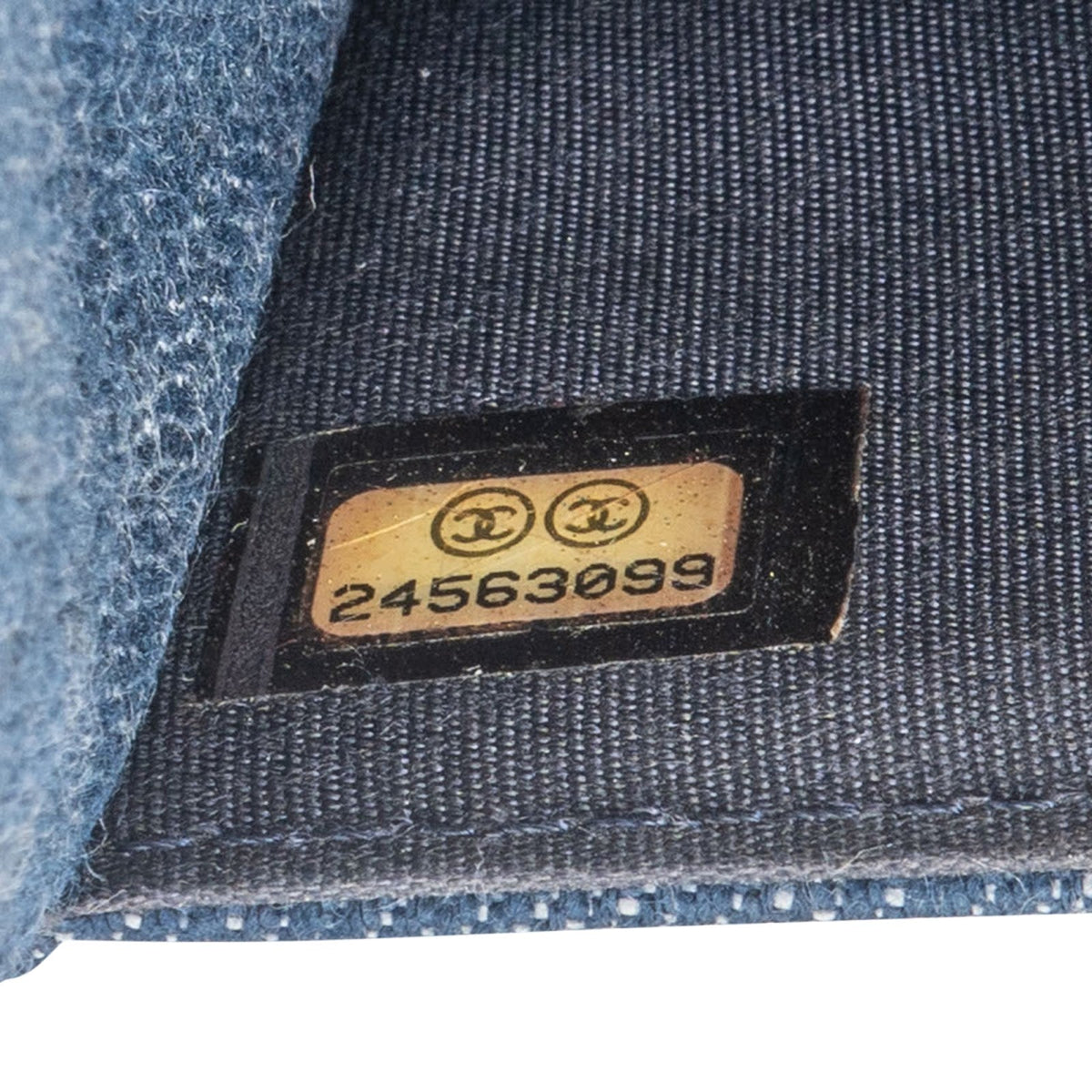 Chanel Graffiti Wallet on Chain aus Denim und Samt – Ansicht 14