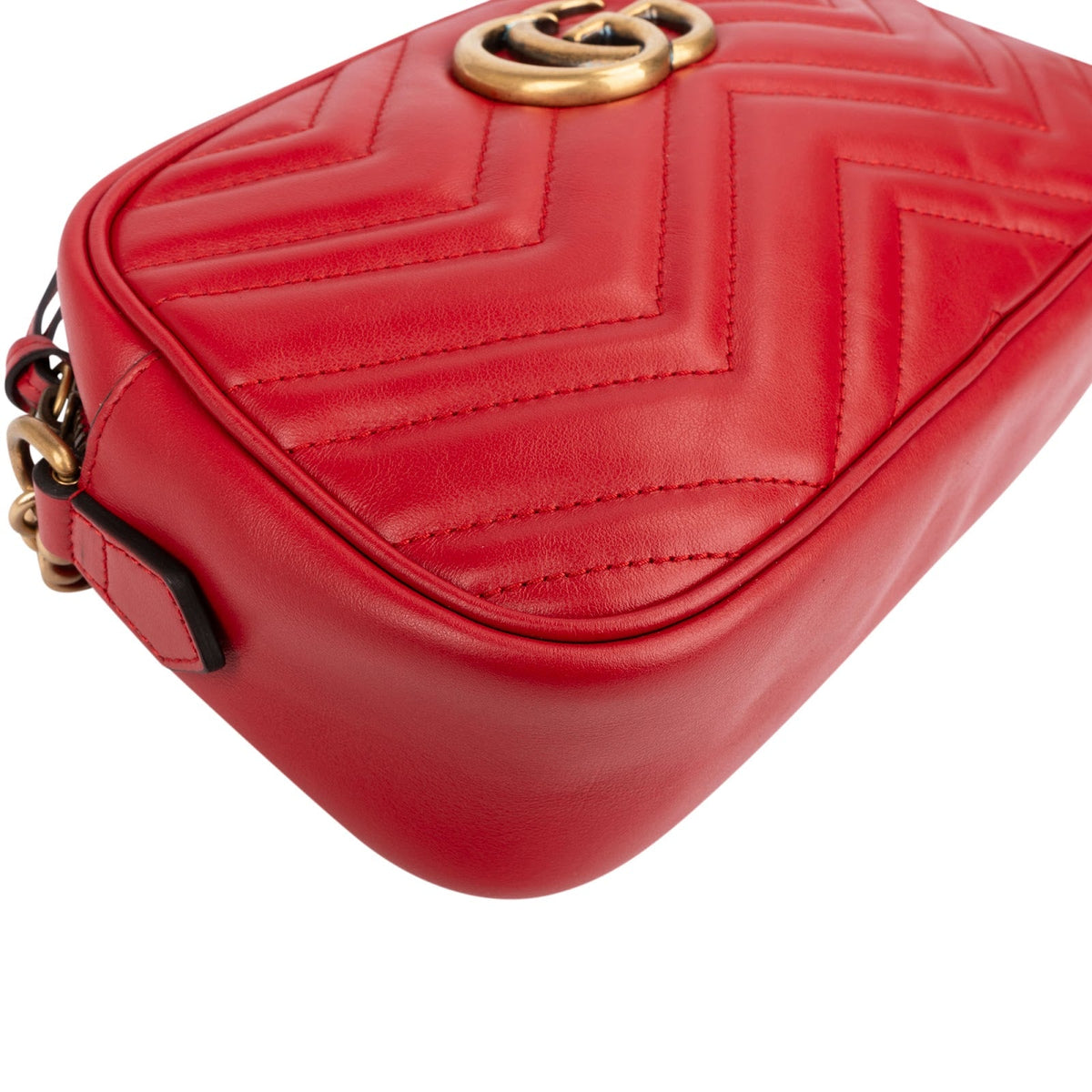 Gucci GG Marmont Medium aus Chevron-Leder – Ansicht 7