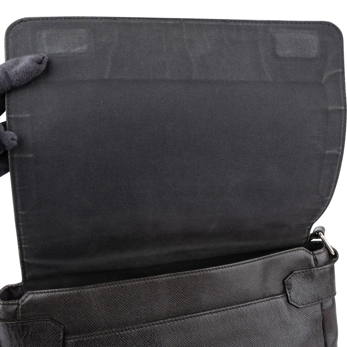 Louis Vuitton Roman MM Messenger aus Taiga-Leder – Ansicht 8