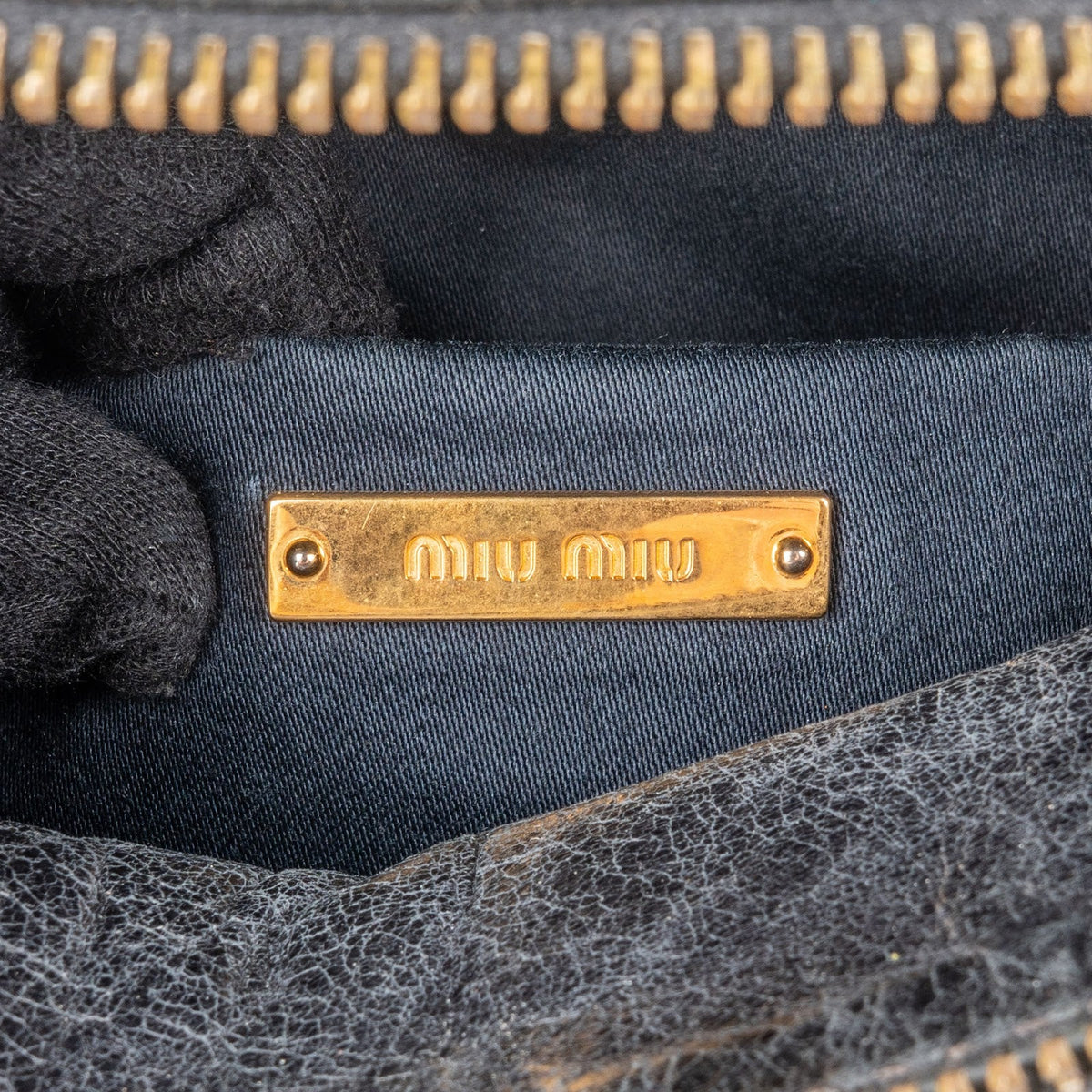 Miu Miu Small Bow aus Vitello-Lux-Leder – Ansicht 10