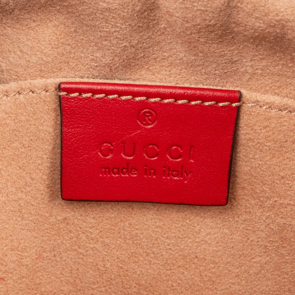 Gucci GG Marmont Medium aus Chevron-Leder – Ansicht 10