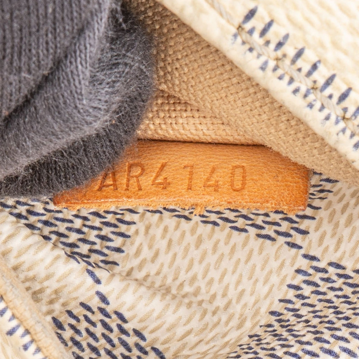 Louis Vuitton Totally PM aus Damier Azur Canvas – Ansicht 9