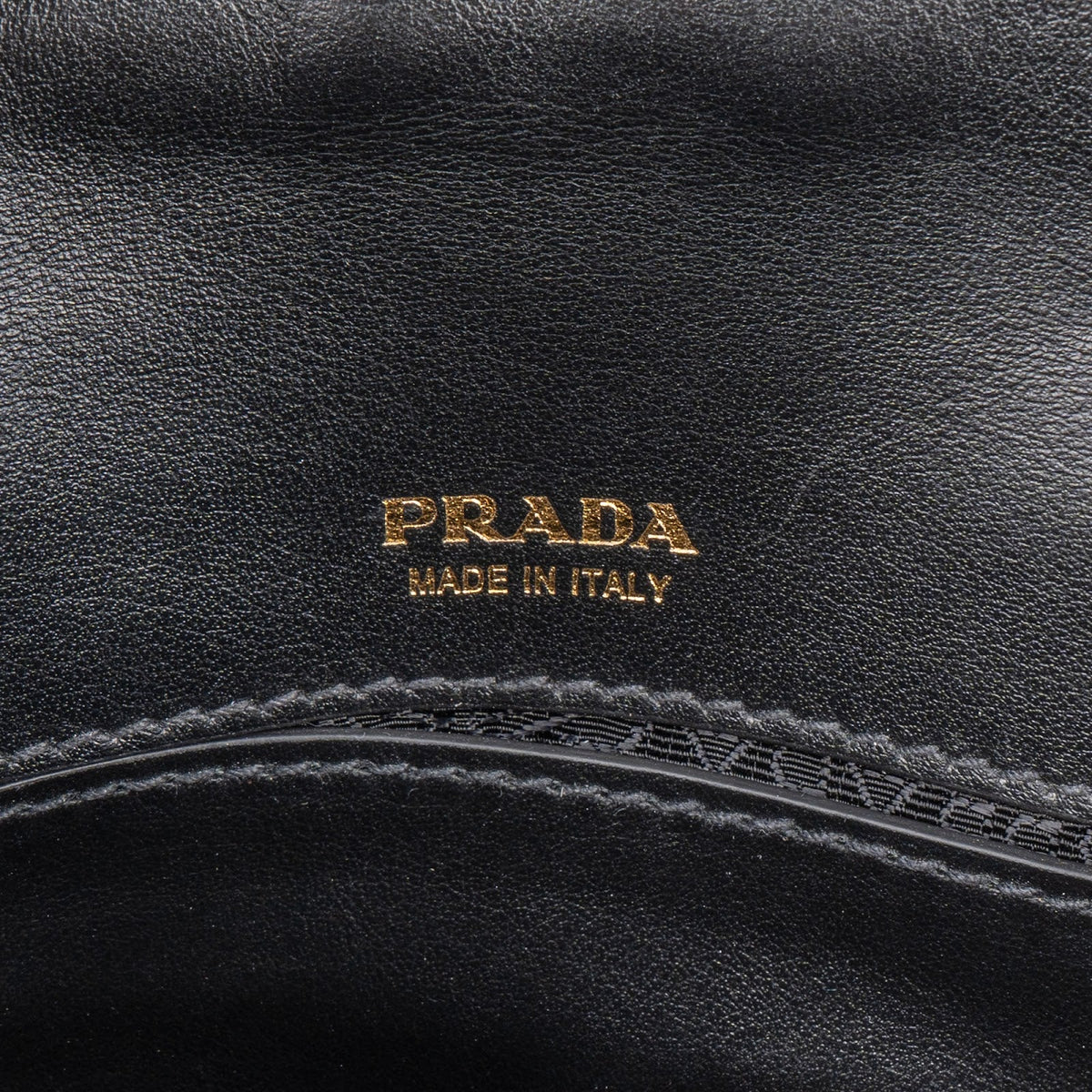Prada Cahier Belt Bag aus besticktem Denim – Ansicht 10