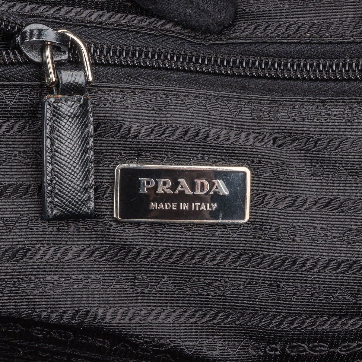 Prada Duffle 50 aus Tessuto-Nylon und Saffiano-Leder – Ansicht 9
