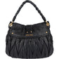 Miu Miu Coffer Hobo City aus Matelassé-Nappaleder – Vorderansicht