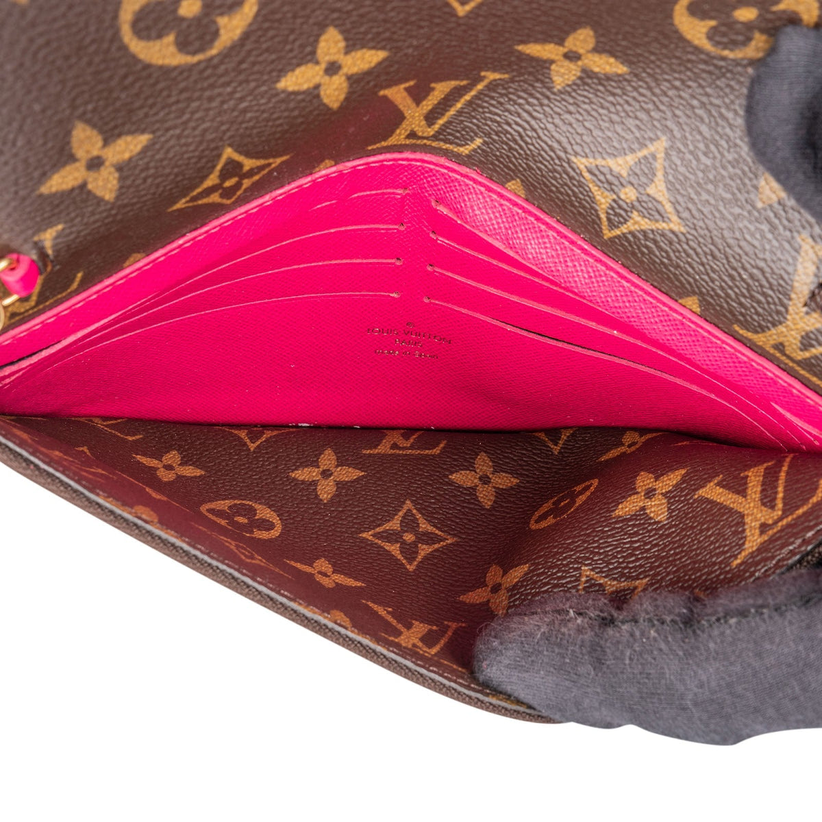 Louis Vuitton Pochette Weekend Christmas Animation aus Monogram Canvas – Ansicht 8