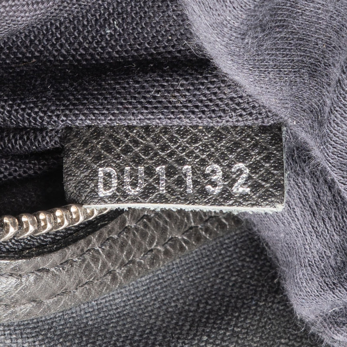 Louis Vuitton Roman MM Messenger aus Taiga-Leder – Ansicht 11