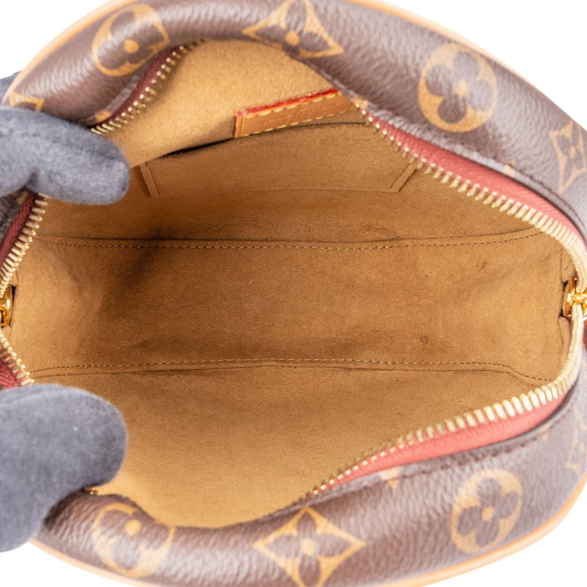 Louis Vuitton Monogram Canvas Boite Chapeau Souple MM Crossbody Bag