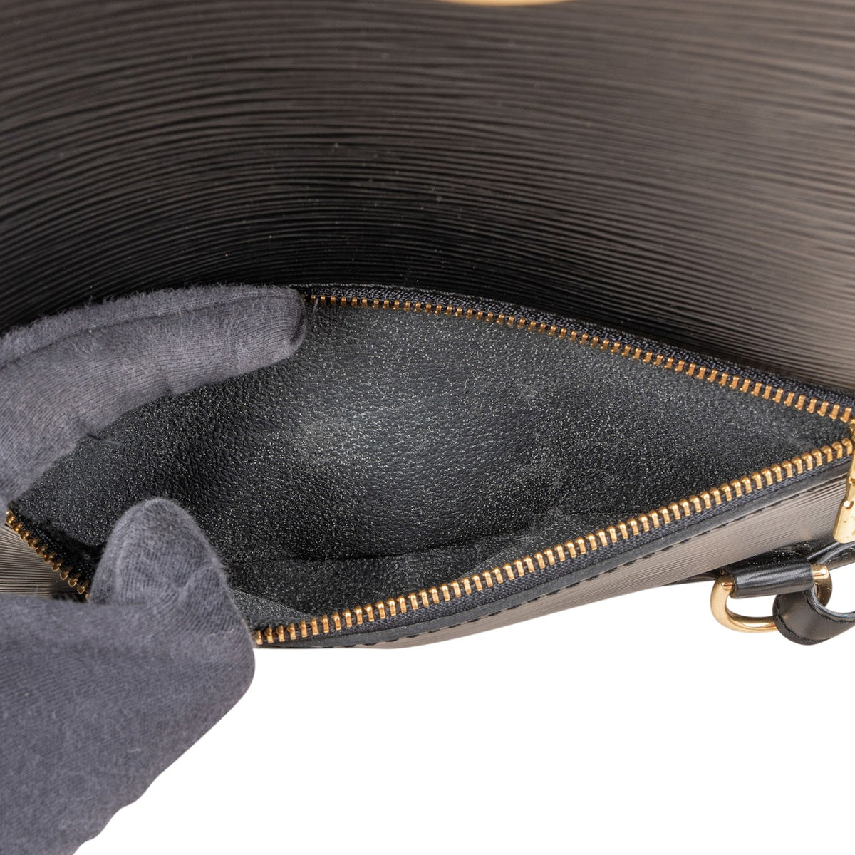 Louis Vuitton Mabillon aus schwarzem Epi-Leder – Ansicht 8