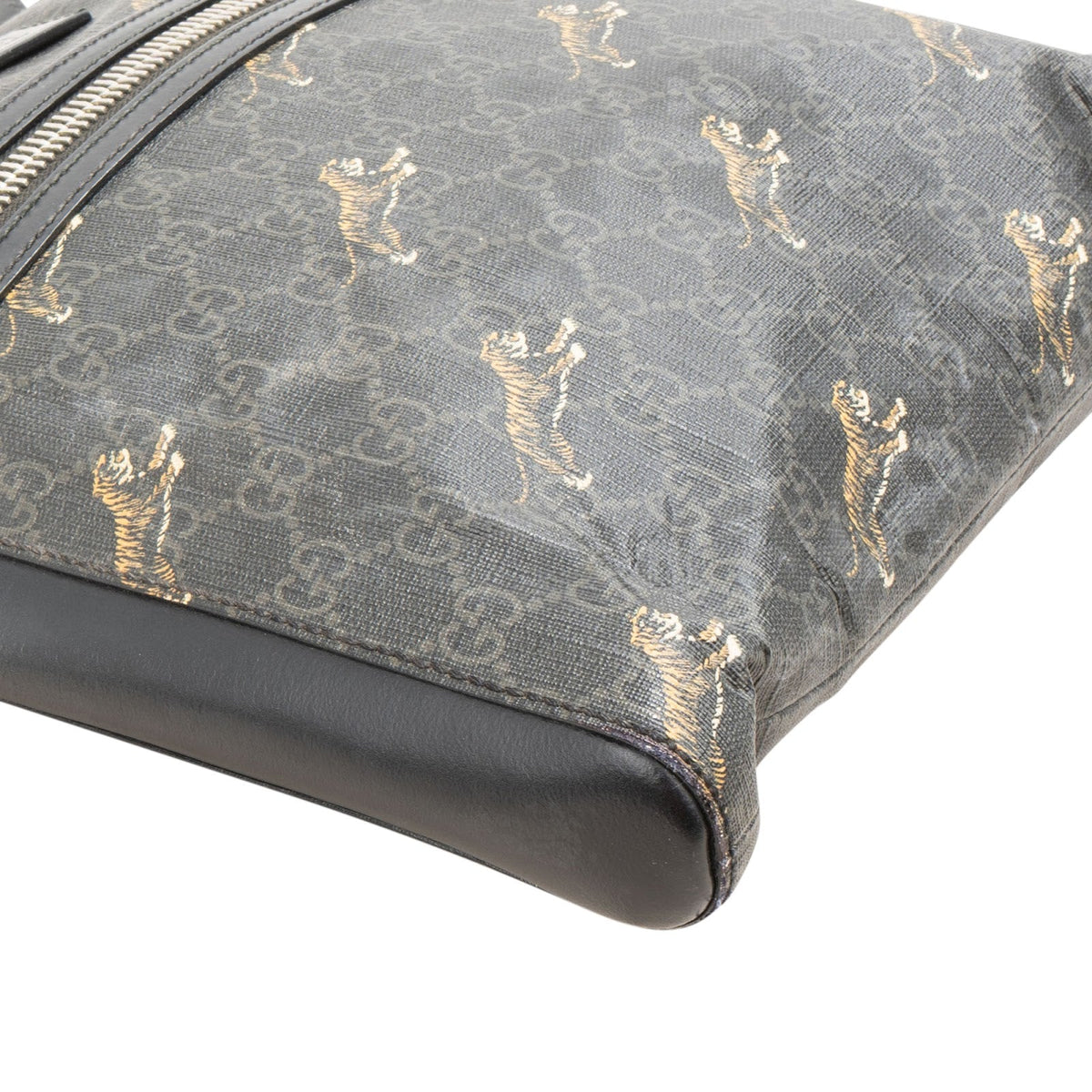Gucci Monogram GG Supreme Canvas Tiger Print Messenger Crossbody Bag