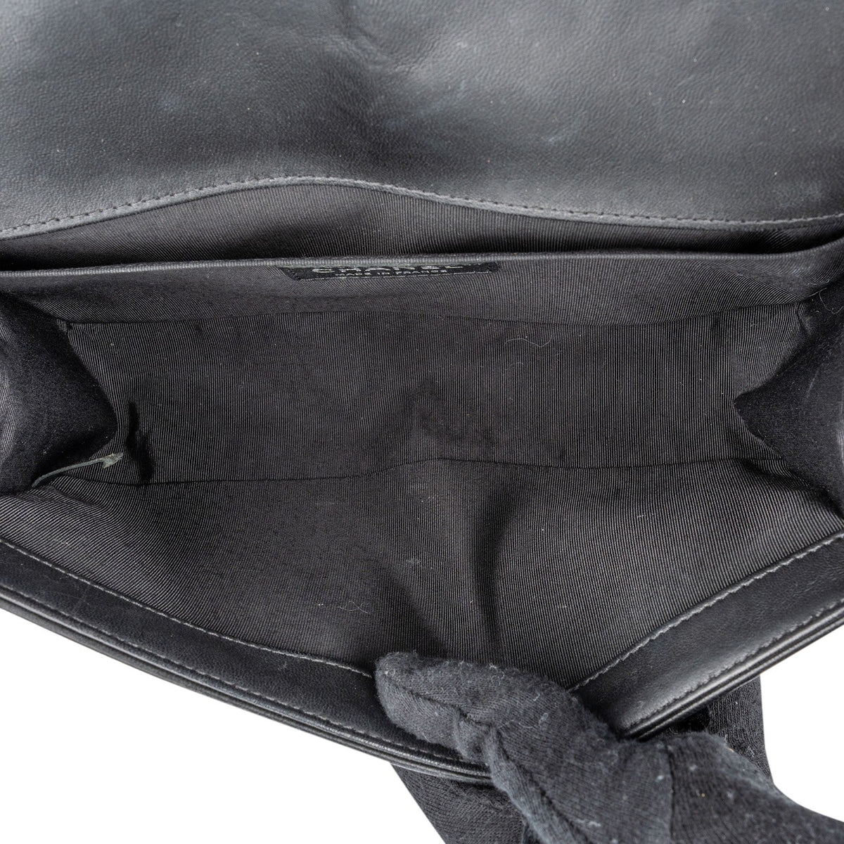 Chanel Medium Boy Single Flap aus gestepptem Lammleder – Ansicht 13
