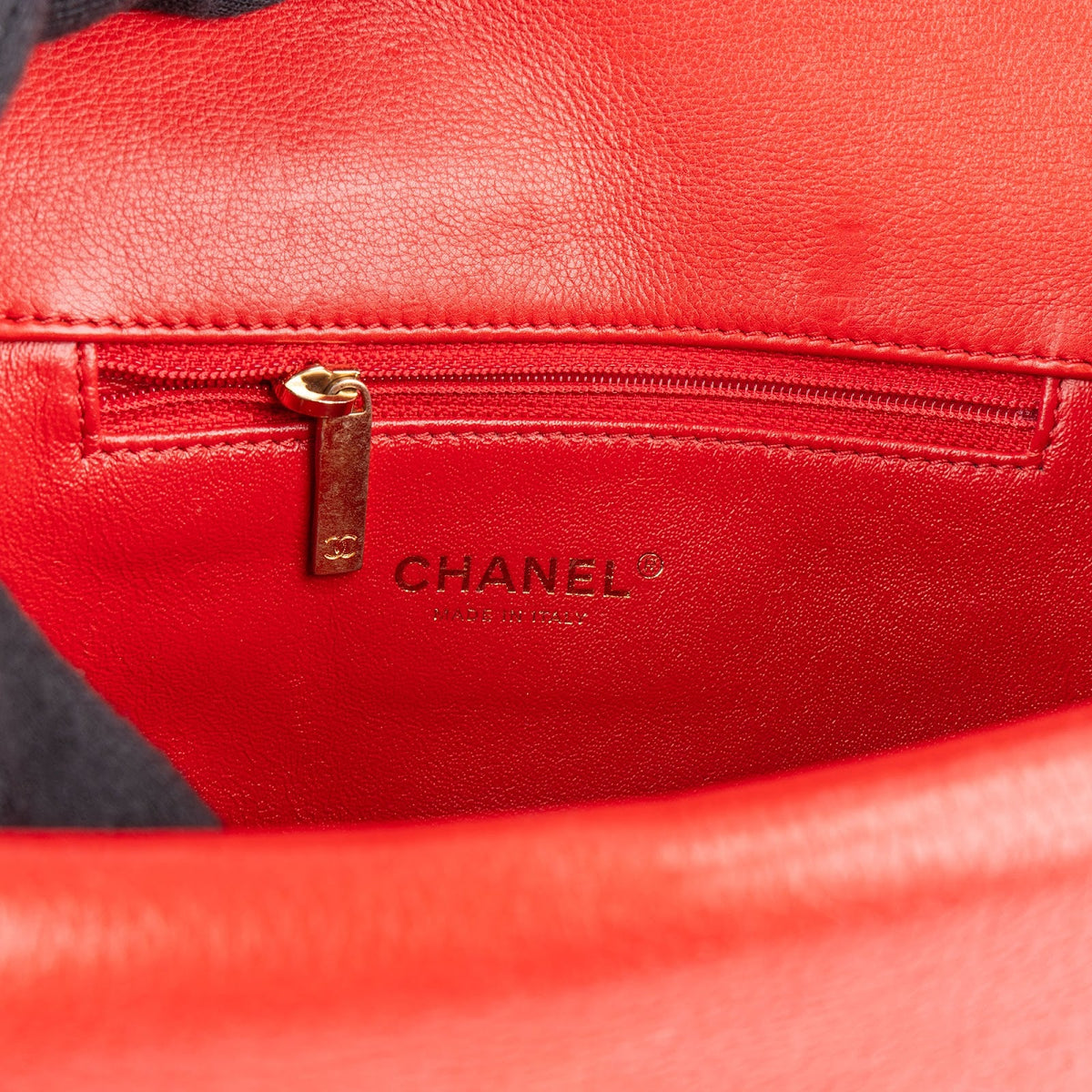 Chanel Envelope Double Flap aus Chevron-Leder – Ansicht 16
