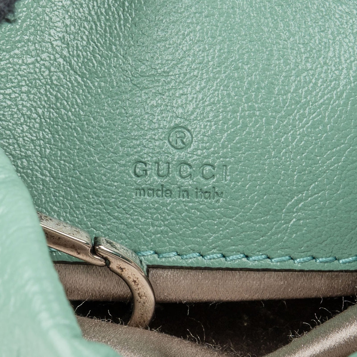 Gucci GG Marmont Small Bucket mit Pailletten – Ansicht 10