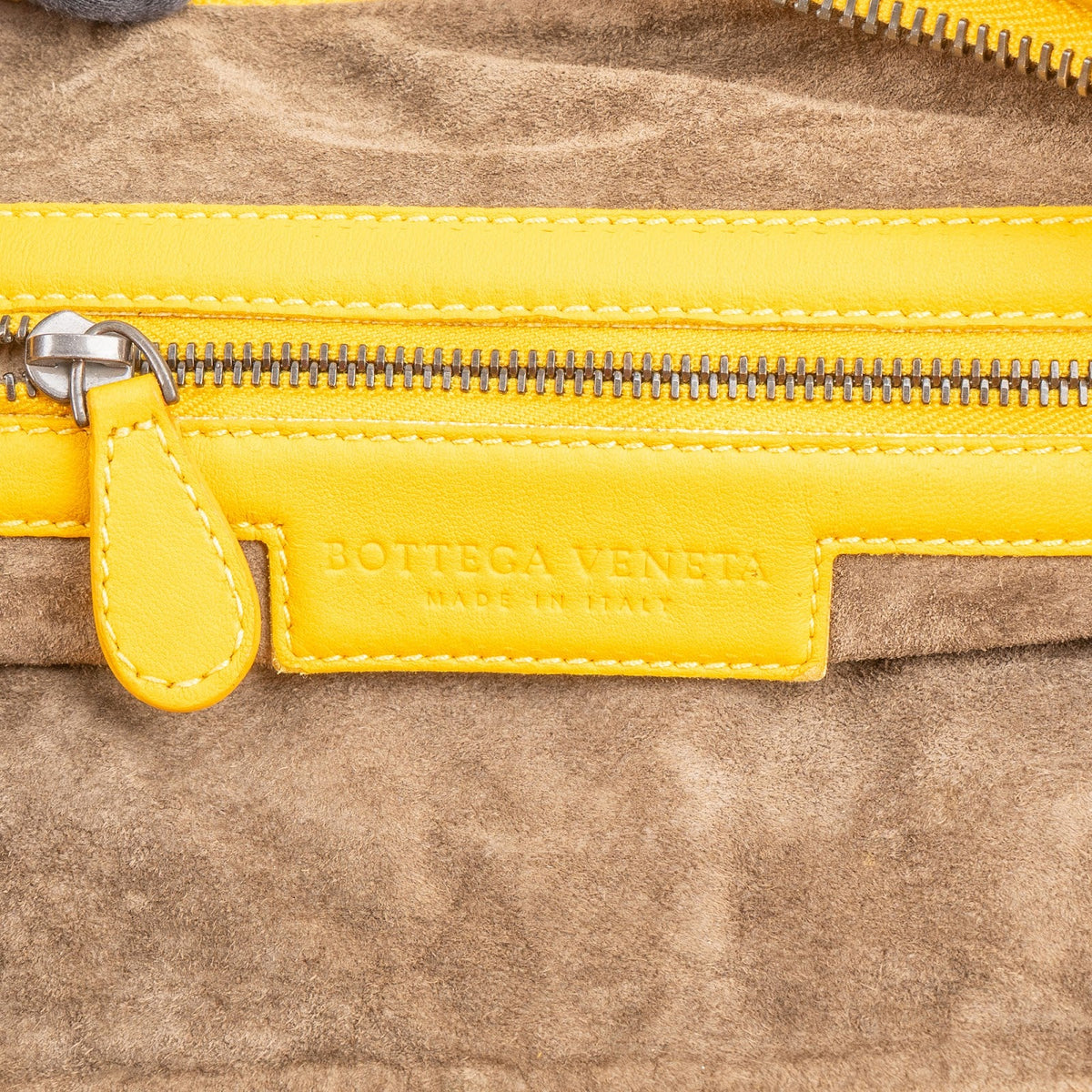 Bottega Veneta Belly Hobo aus Intrecciato-Leder – Ansicht 10