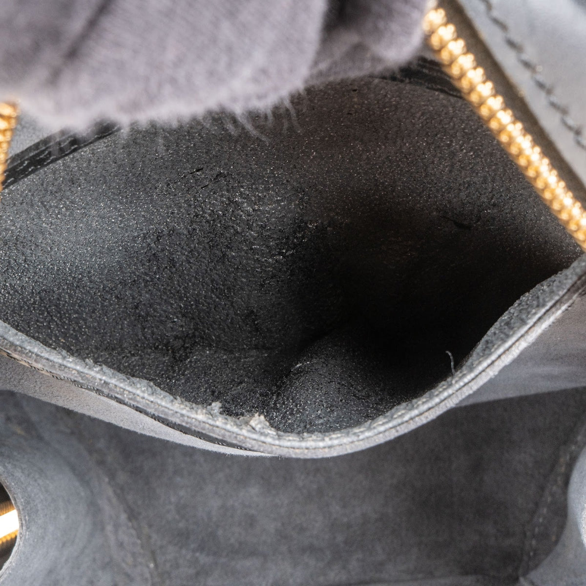 Louis Vuitton Mabillon aus schwarzem Epi-Leder – Ansicht 9