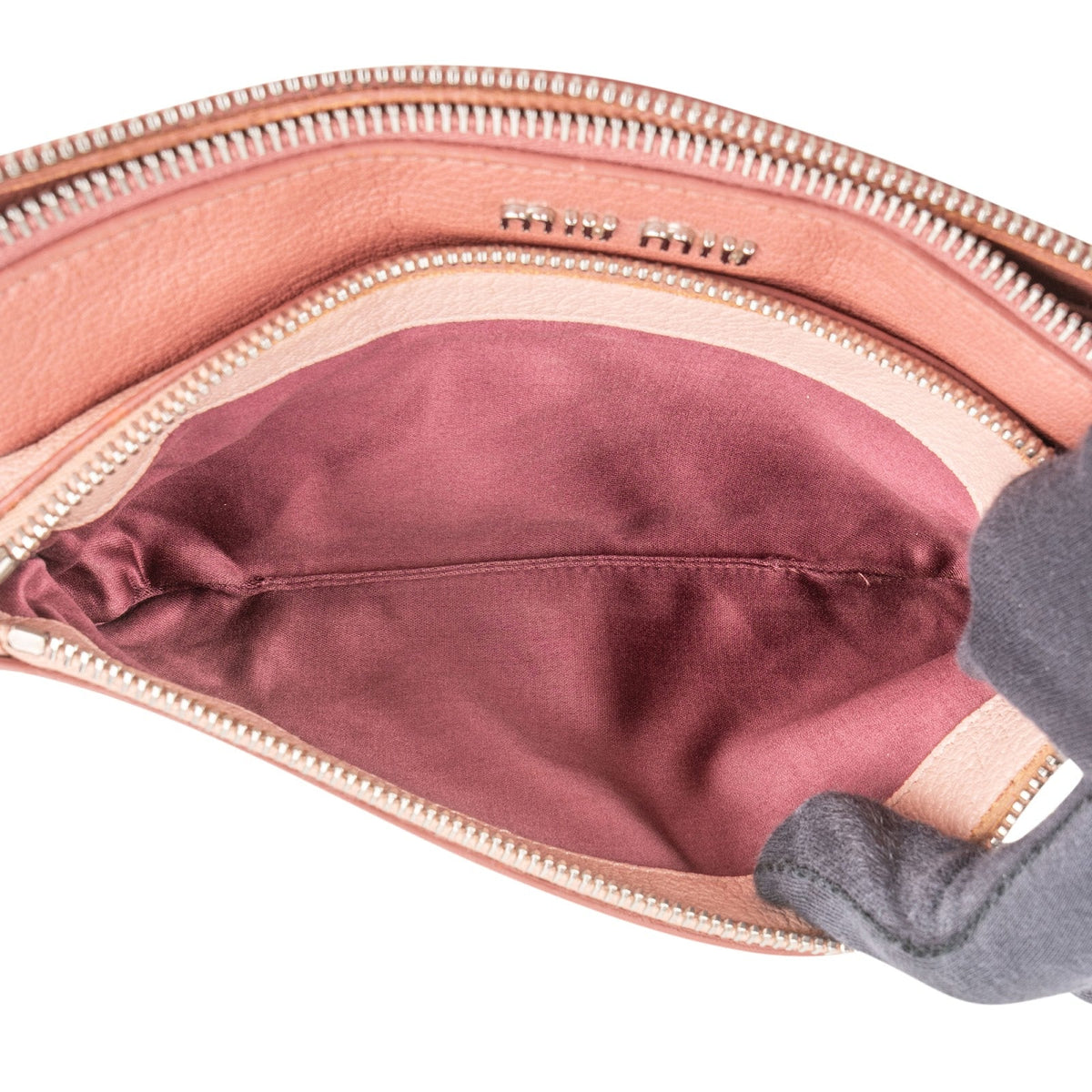 Miu Miu genarbtes Leder Double Zip Umhängetasche, Bild 8 von 11