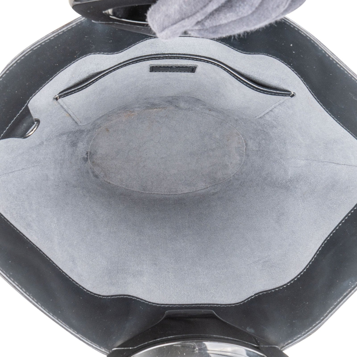 Louis Vuitton Noctambule aus schwarzem Epi-Leder – Ansicht 8