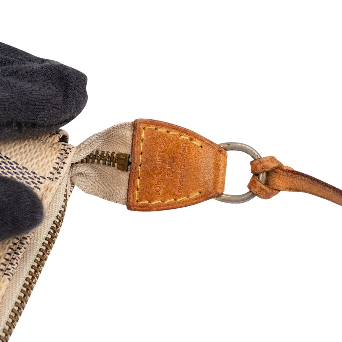 Louis Vuitton Pochette Accessoires aus Damier Azur Canvas – Ansicht 10