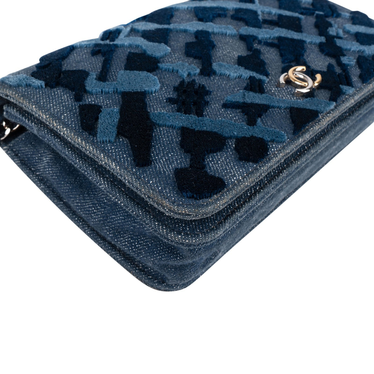 Chanel Graffiti Wallet on Chain aus Denim und Samt – Ansicht 7