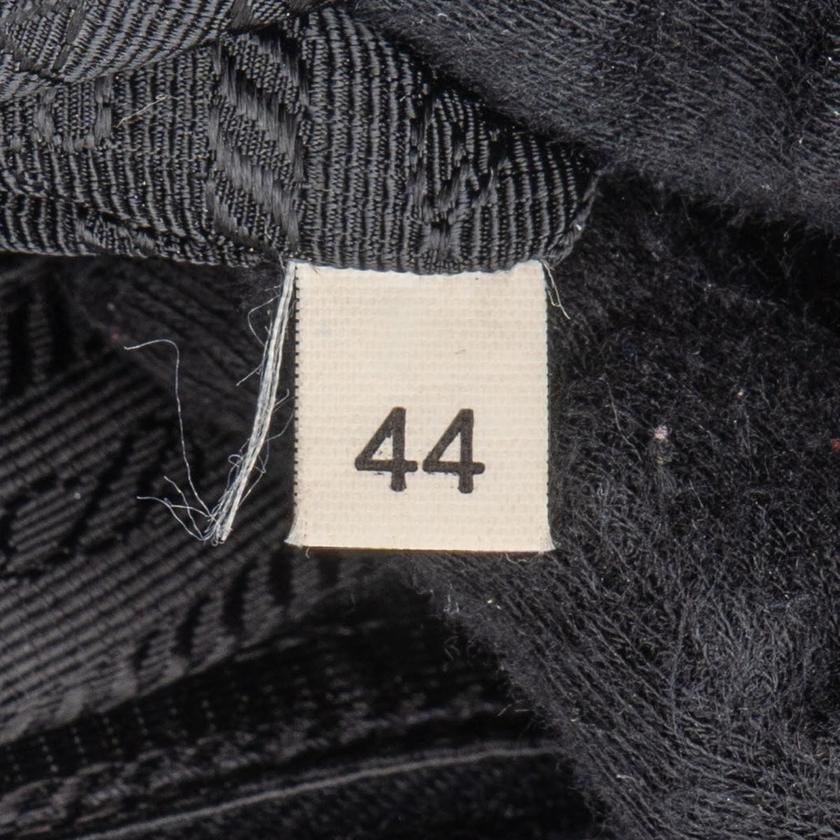 Prada Duffle 50 aus Tessuto-Nylon und Saffiano-Leder – Ansicht 10