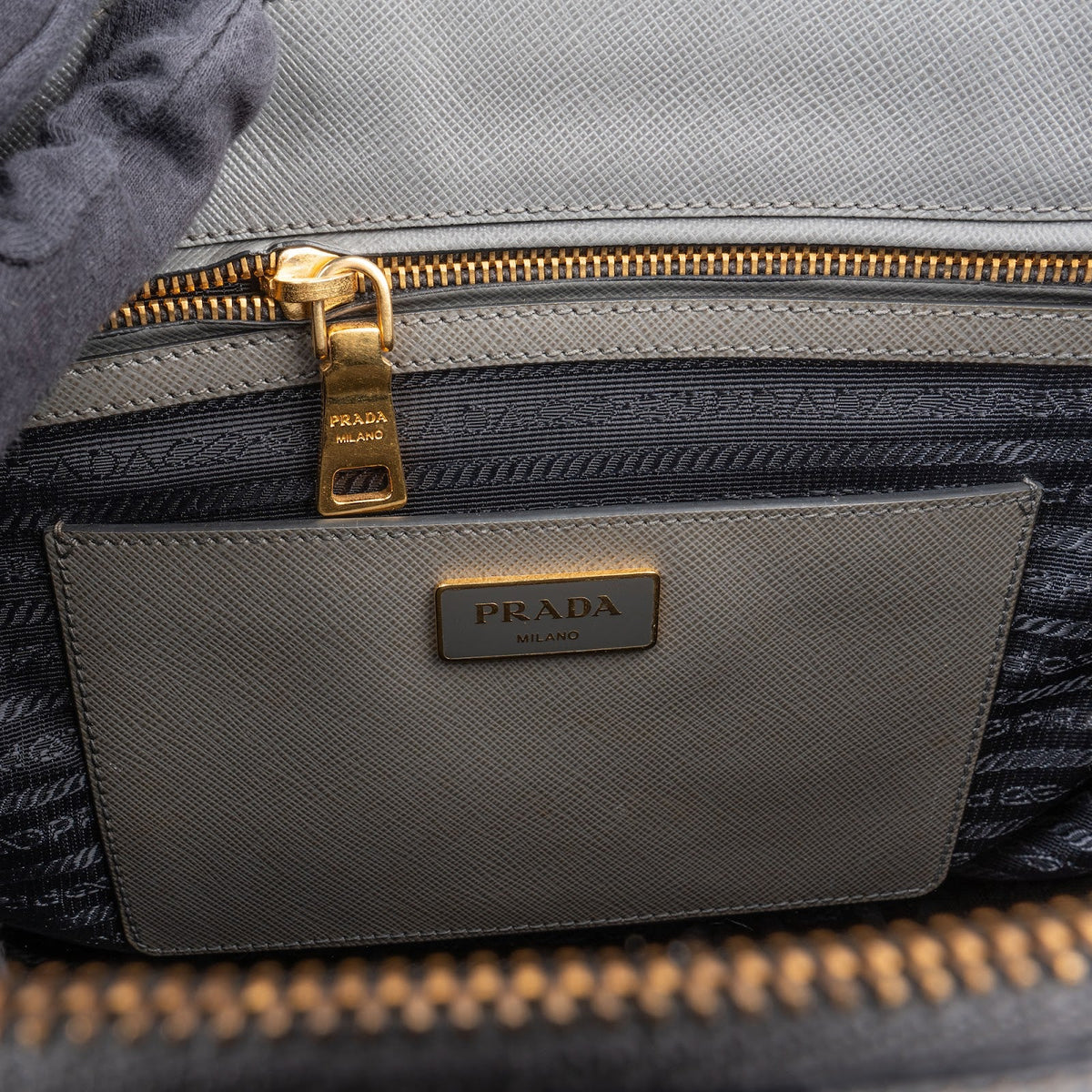 Prada Galleria aus zweifarbigem Saffiano-Leder – Ansicht 10