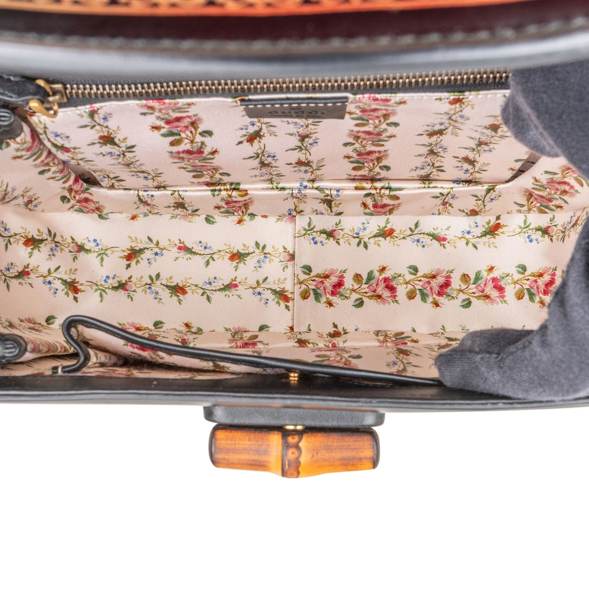 Gucci Bamboo 1947 Top Handle aus schwarzem Leder – Ansicht 11
