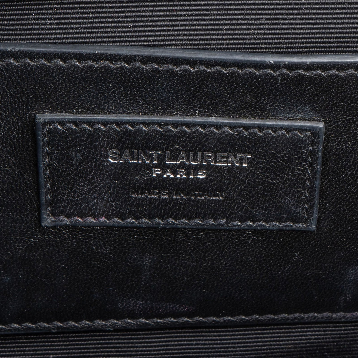 Yves Saint Laurent Kate Tassel aus Leder in Krokooptik – Ansicht 9