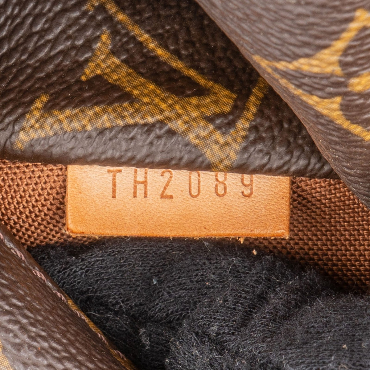 Louis Vuitton Monogram Canvas Totally PM Shoulder Bag