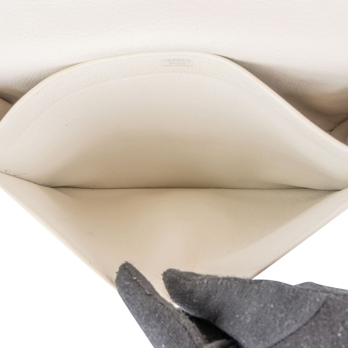 Hermès New White Togo Leather Sac à Dépêches Small 27 Business Handbag