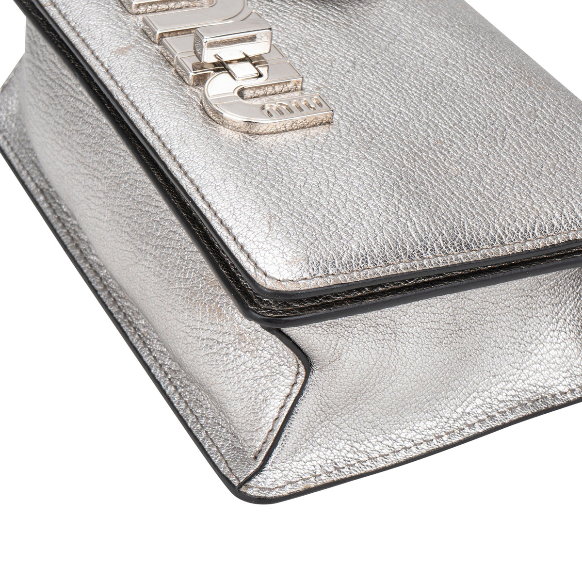 Miu Miu Cromo Flap aus silbernem Leder – Ansicht 7