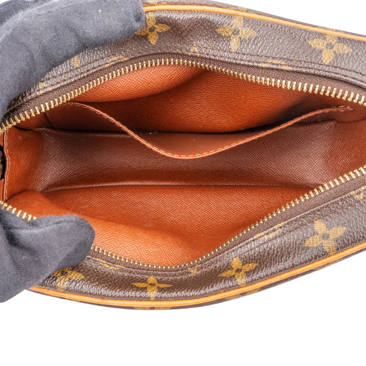 Louis Vuitton Pochette Cité aus Monogram Canvas – Ansicht 10