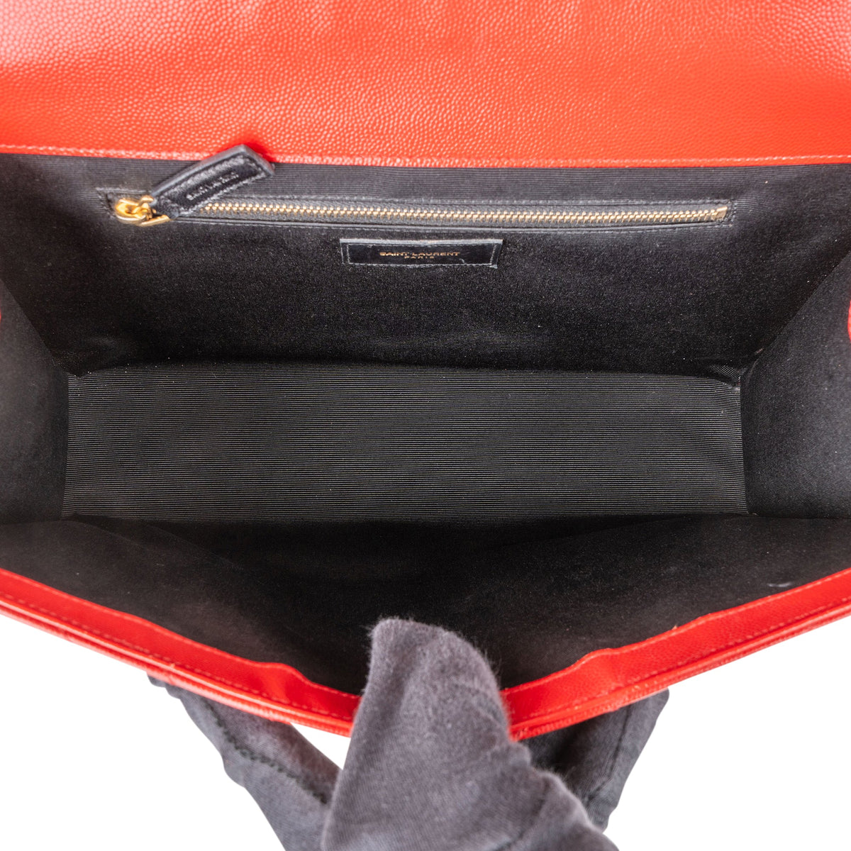 Yves Saint Laurent Grain De Poudre Leather Envelope Crossbody Bag
