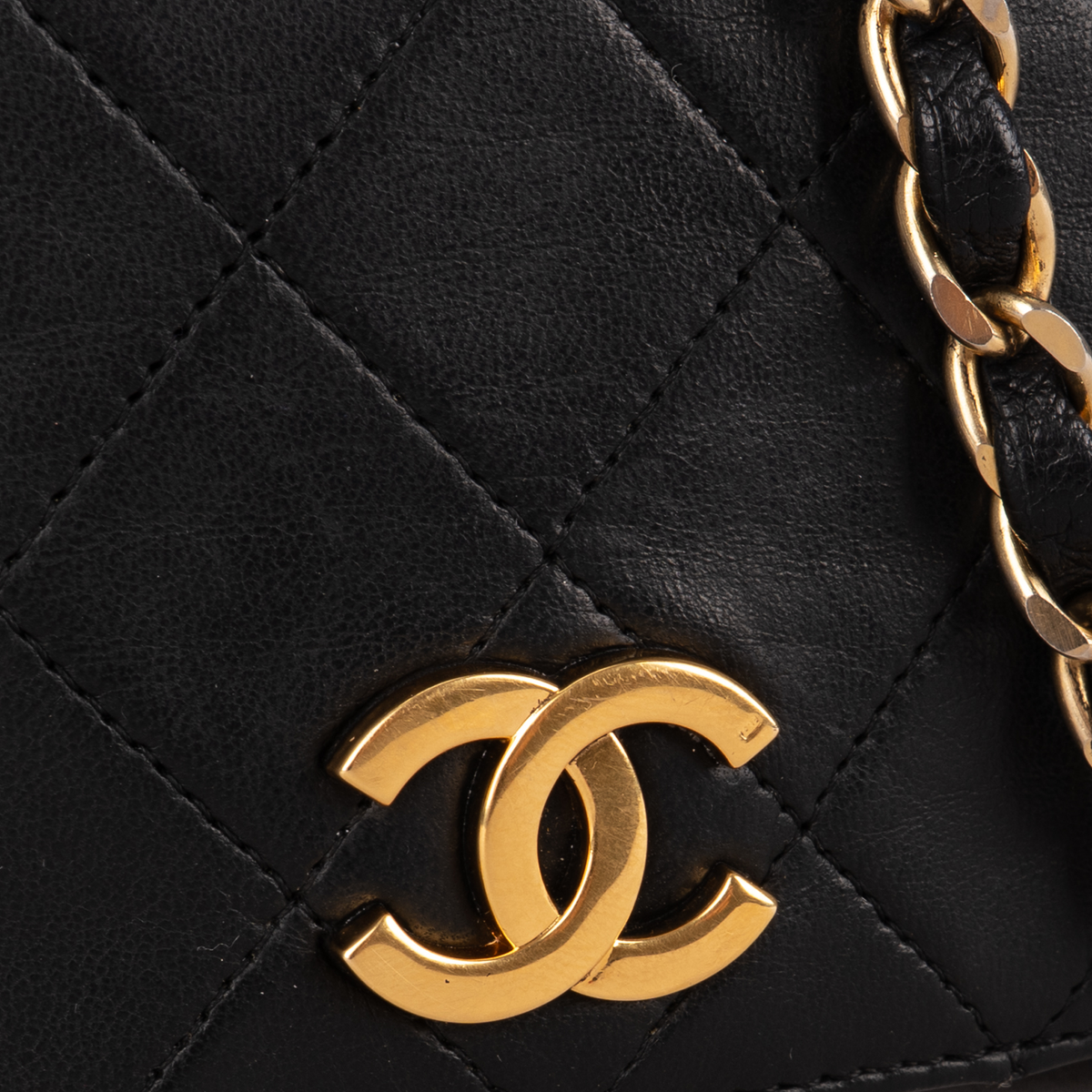 Chanel Quilted Lambskin Medium 24K Gold Single Flap Shoulder Bag