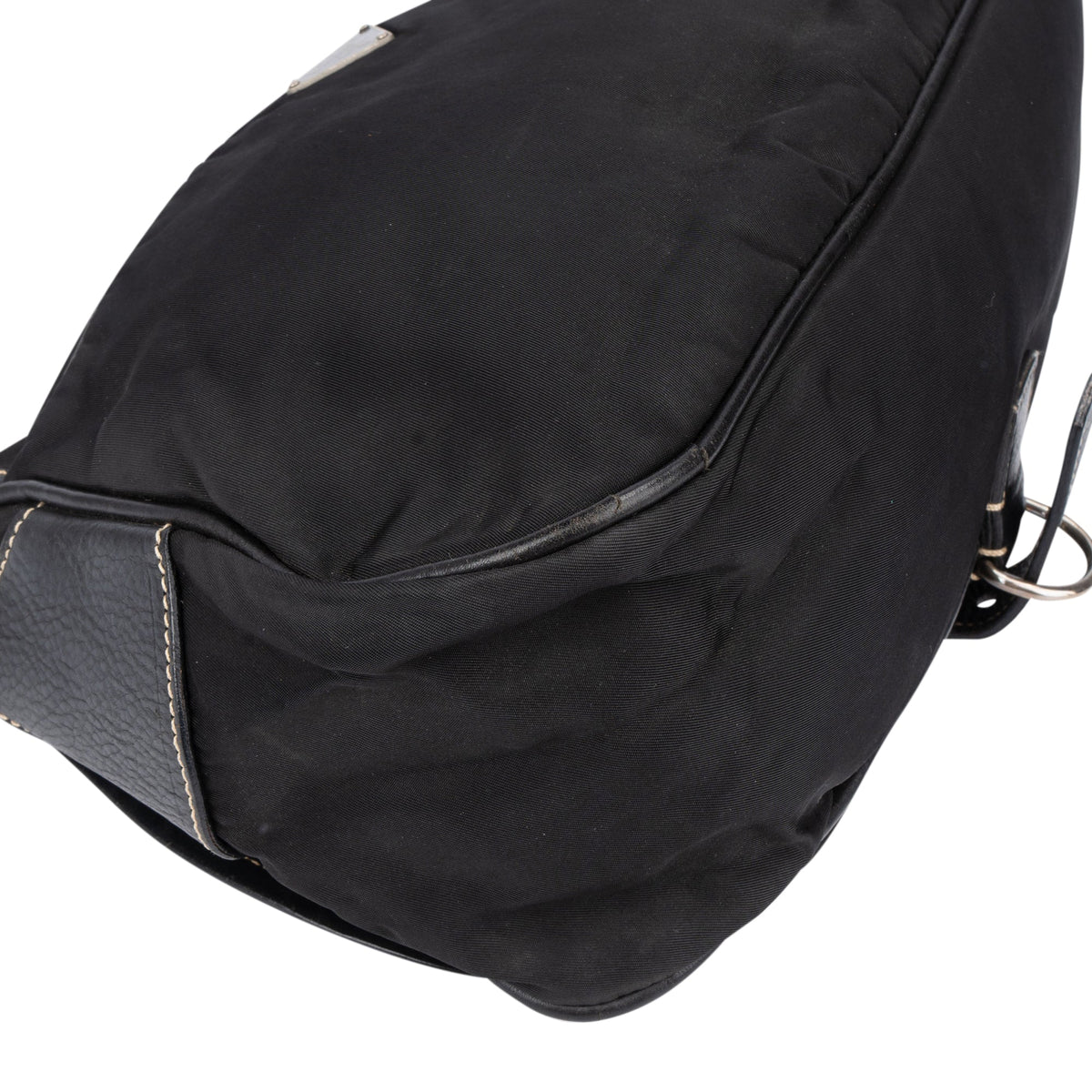 Prada Triangle aus schwarzem Nylon – Ansicht 7